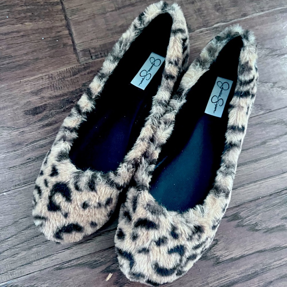 Jessica Simpson furry leopard flats size 6